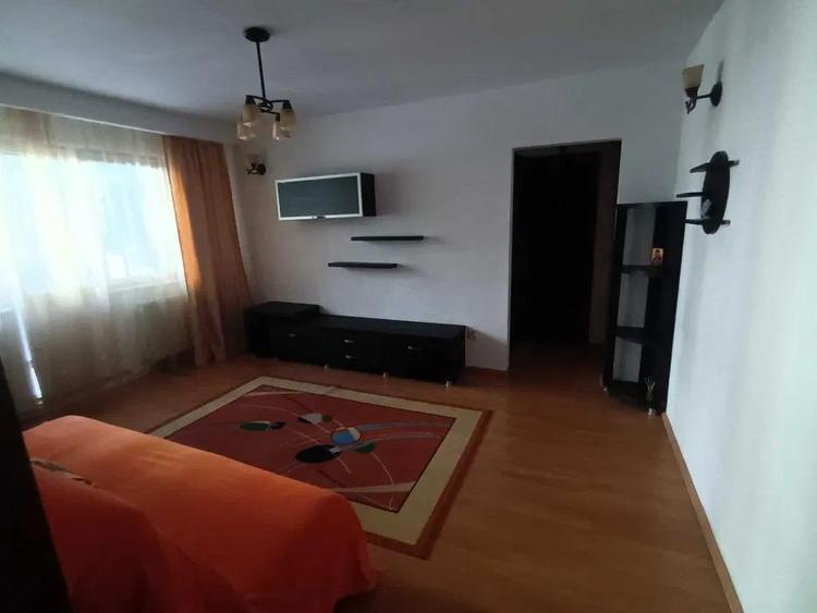 Apartament cu 2 camere semidecomandat, mobilat în Păcurari