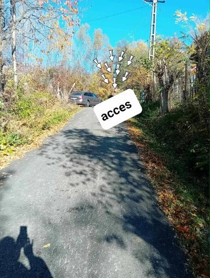 Teren de 5100 mp, în Runcu