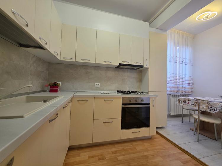 Apartament cu 2 camere semidecomandat în Universitate