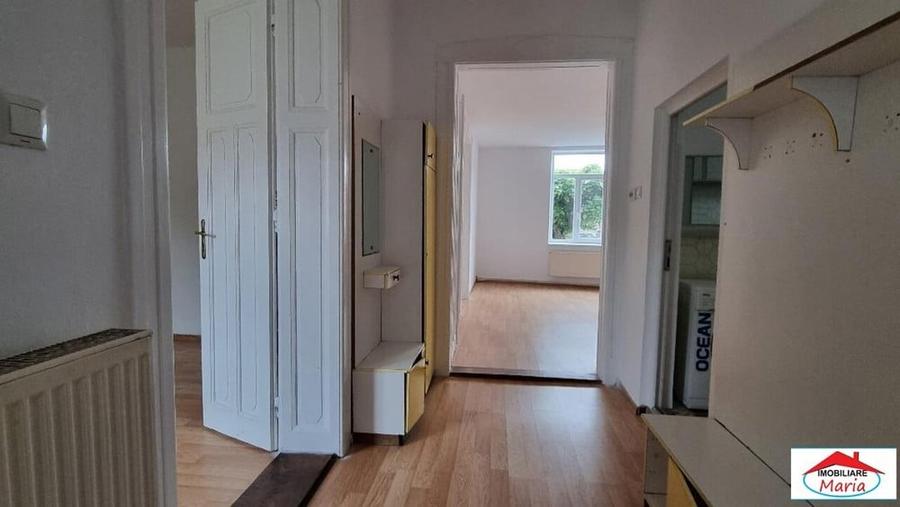 Casă cu 7 camere cu Canalizare în Semicentral