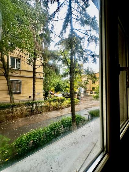 Apartament cu 3 camere decomandat în Vatra Luminoasă