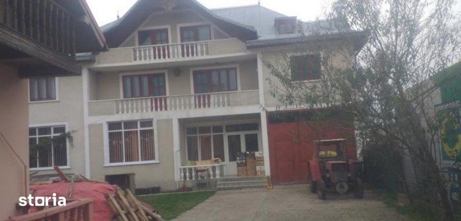 Casă cu Teren 1800 Mp în Vadu Moldovei