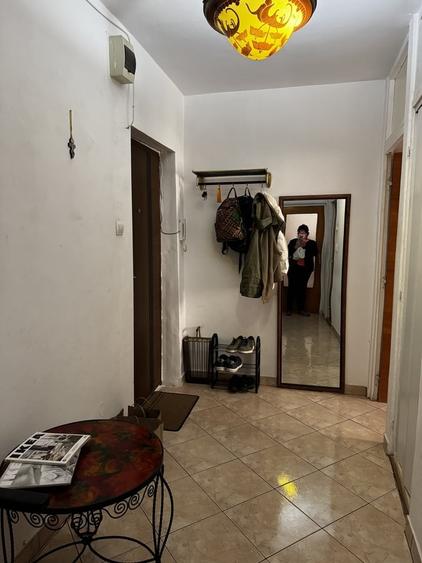 Garsonieră decomandată, mobilată în Basarab