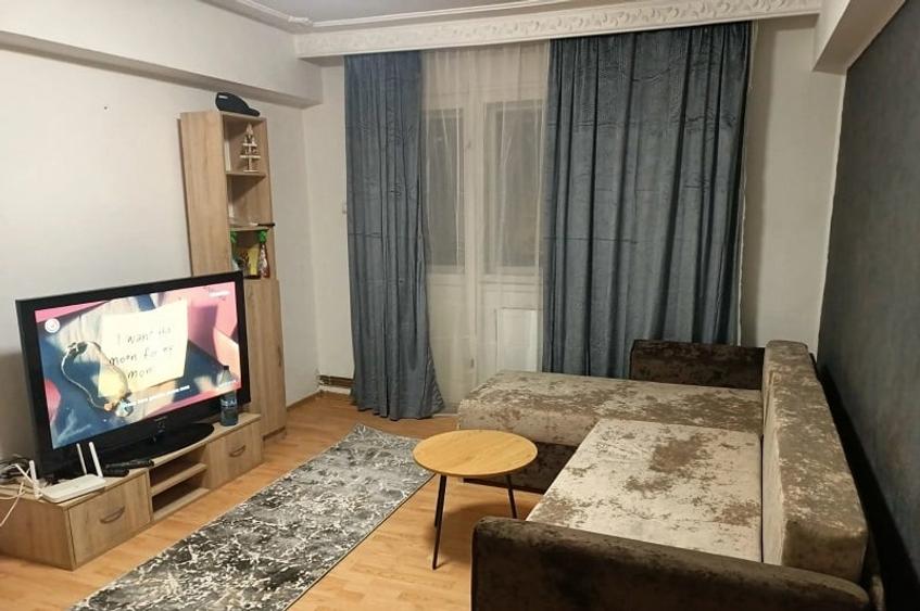 Apartament cu 2 camere semidecomandat în Tătărași