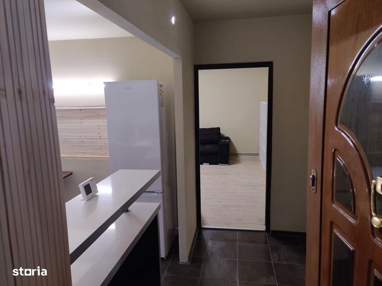 Apartament cu 3 camere decomandat în Exterior Vest