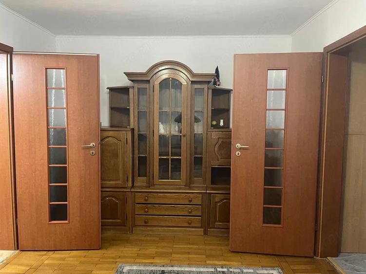 Apartament cu 2 camere semidecomandat în Colentina