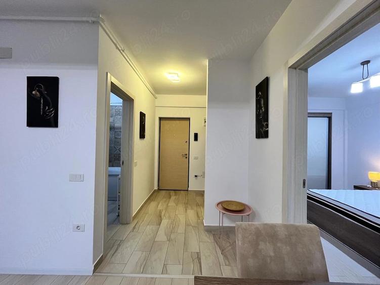 Apartament cu 2 camere nedecomandat în Tractorul