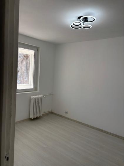Apartament cu 2 camere semidecomandat în Bucur Obor