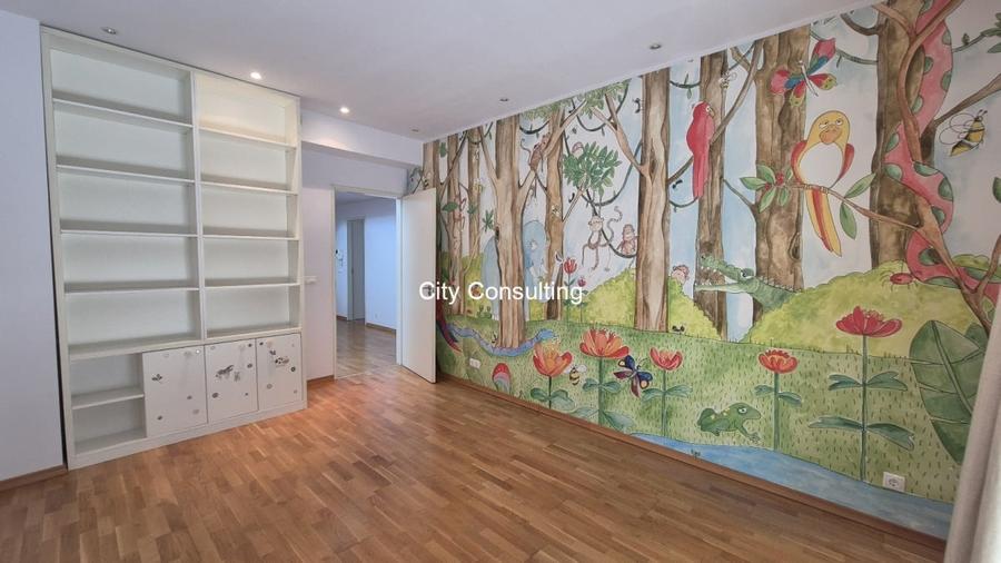 Casă cu 6 camere cu Teren 350 Mp în Băneasa