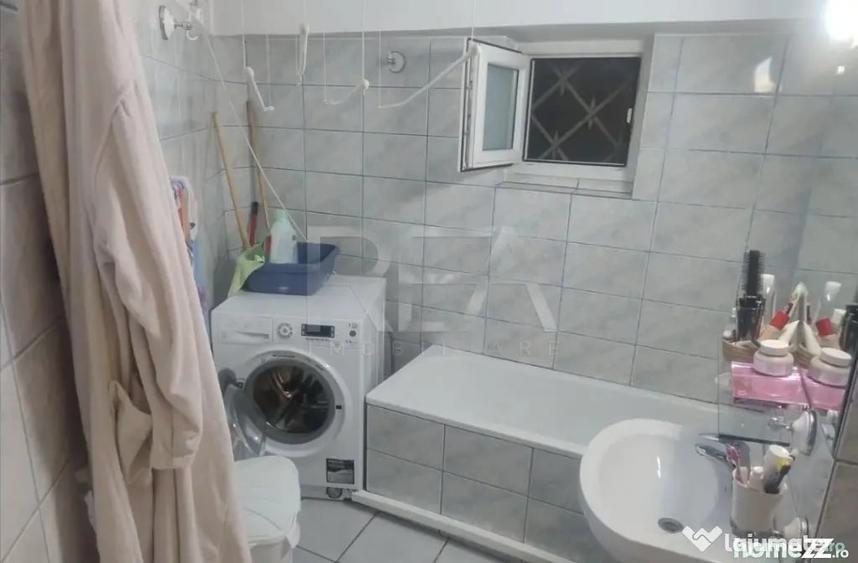 Apartament cu 3 camere semidecomandat în Drumul Sării