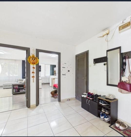 Apartament cu 4 camere decomandat în Cotroceni