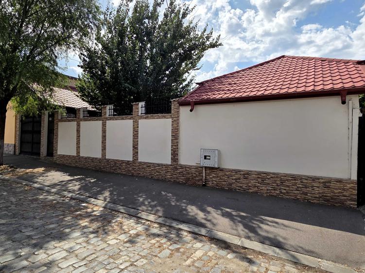 Casă cu 3 camere în Central