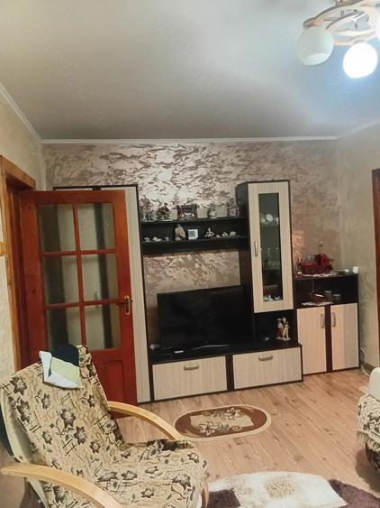 Apartament cu 2 camere nedecomandat în Obor