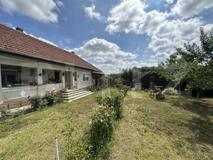 Casă individuală cu 2 camere cu Canalizare în Apa