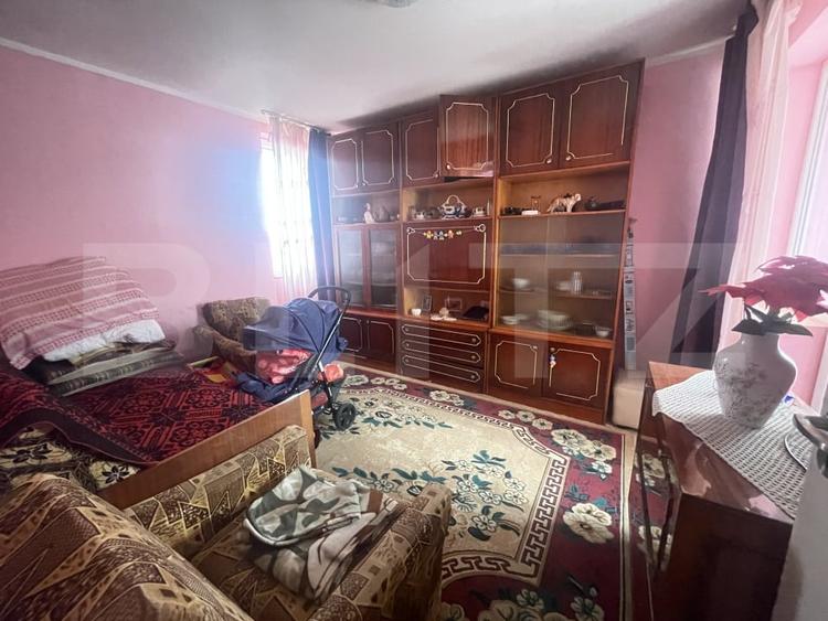 Apartament cu 3 camere decomandat, mobilat în Central