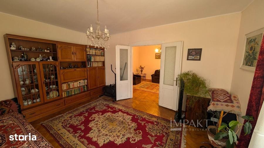 Casă cu 5 camere cu Teren 346 Mp în Central
