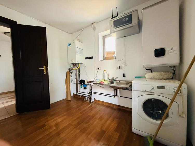 Casă individuală cu 5 camere cu Canalizare în Sânmihaiu Român