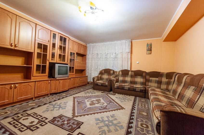 Apartament cu 3 camere decomandat în Exterior Vest