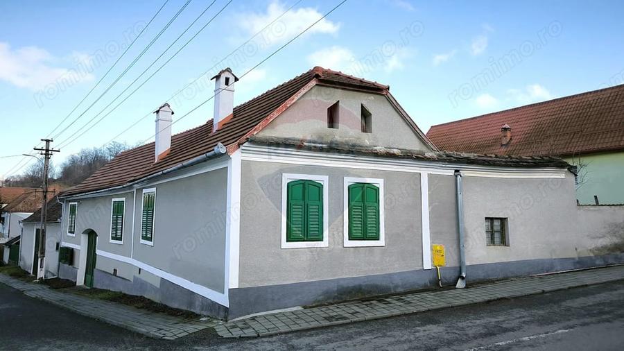 Casă cu 4 camere cu Teren 1084 Mp în Vale
