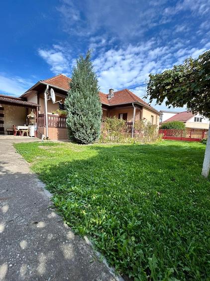 Casă cu 4 camere cu Teren 1100 Mp în Ciceu-Giurgești