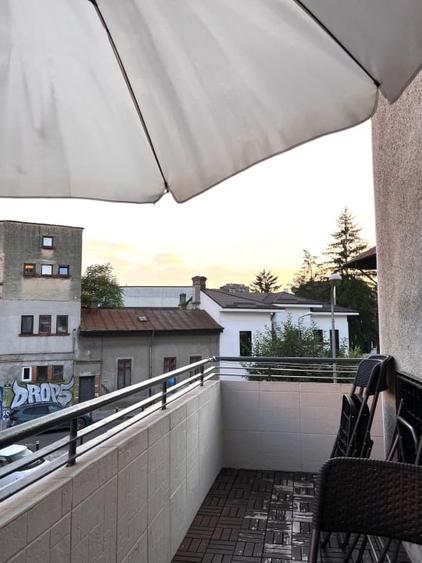 Apartament cu 3 camere circular, mobilat în Dacia