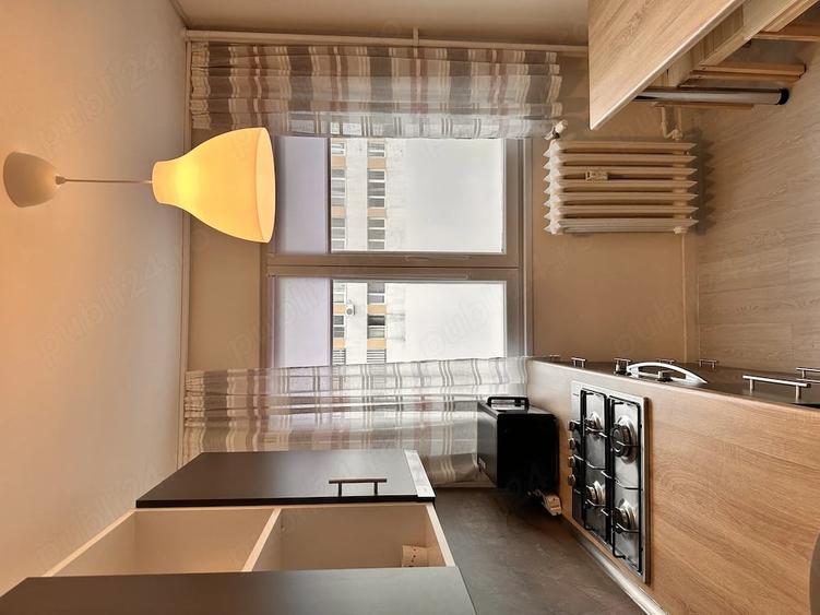 Apartament cu 3 camere semidecomandat, mobilat în Titan