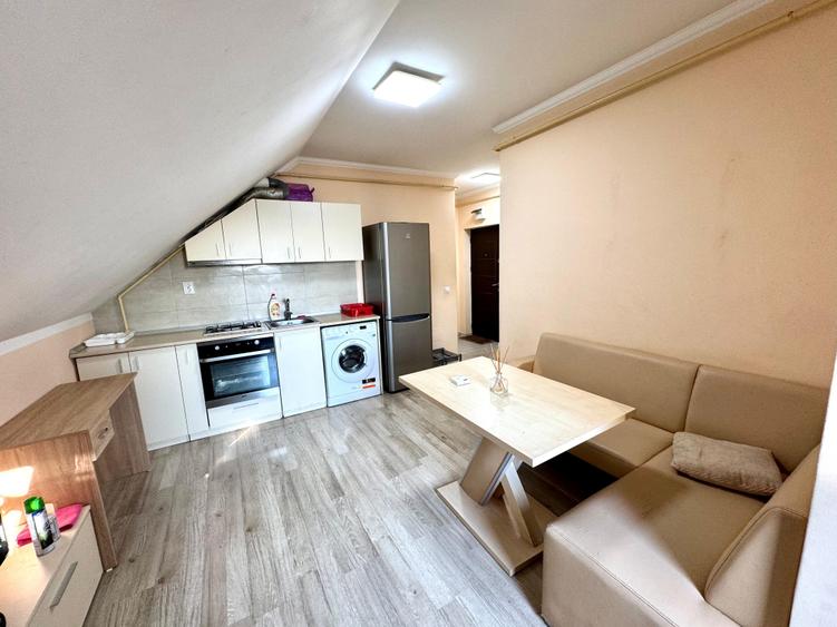 Apartament cu 2 camere semidecomandat, mobilat în Central