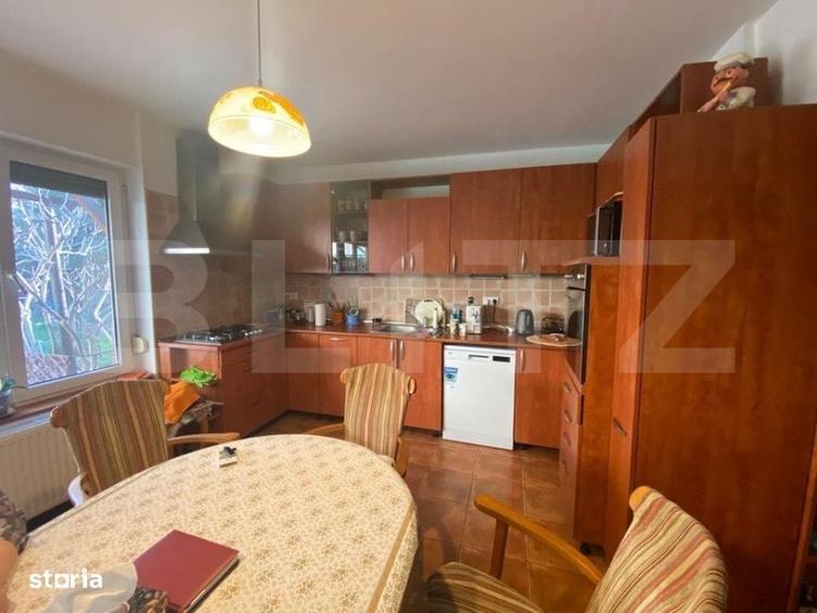Casă cu 4 camere cu Teren 1100 Mp în Central
