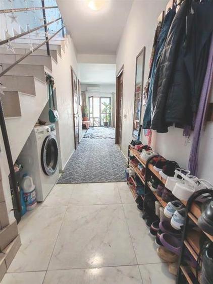 Casă cu 4 camere cu Teren 200 Mp în Prelungirea Ghencea