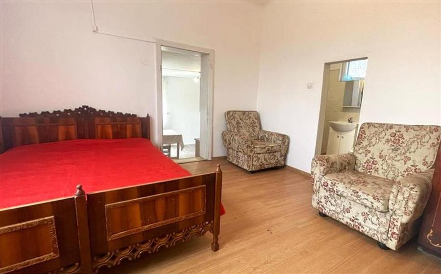 Apartament cu 3 camere decomandat, mobilat în Unirii