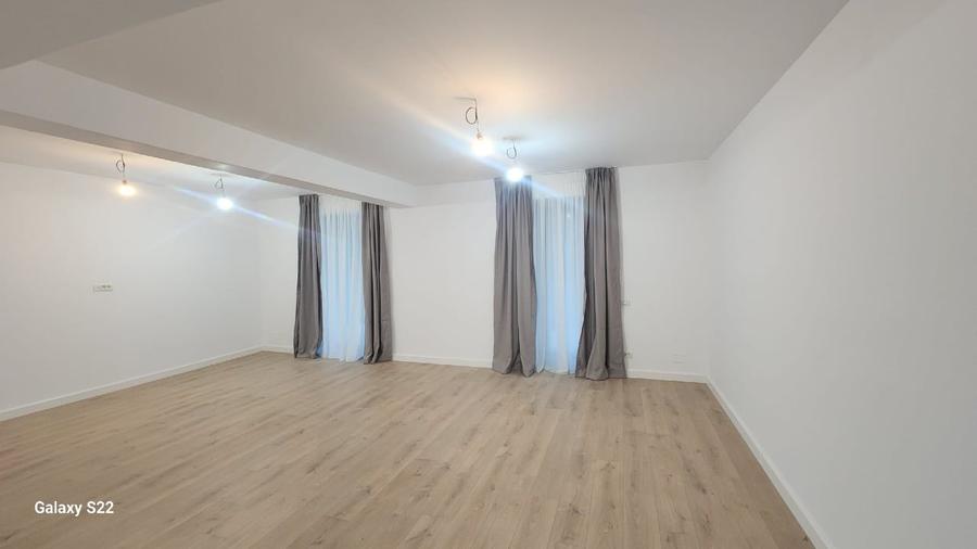 Casă individuală cu 5 camere cu Teren 342 Mp în Pipera