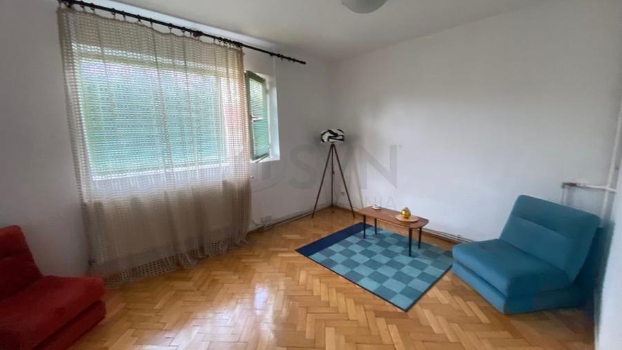 Casă individuală cu 6 camere cu Canalizare în Domenii