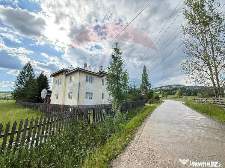 Casă cu 5 camere cu Teren 1056 Mp în Șaru Dornei