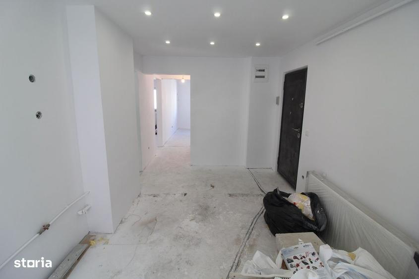 Apartament cu 4 camere decomandat în Central
