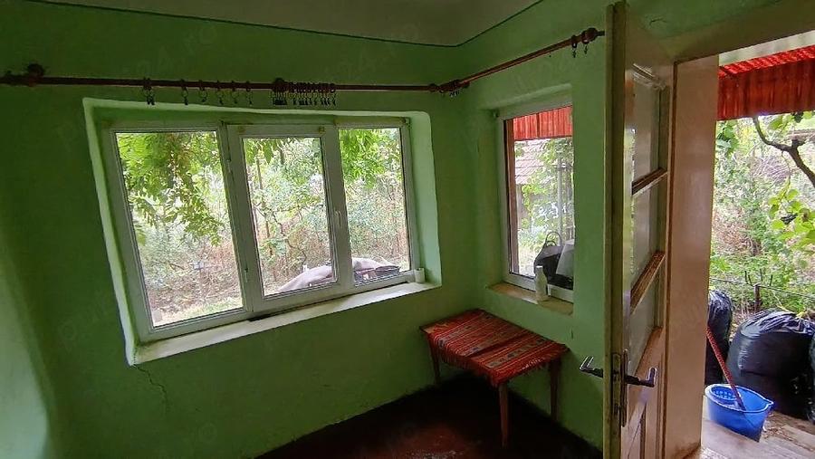 Casă cu 3 camere cu Teren 1800 Mp în Olari
