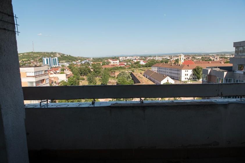 Apartament cu 2 camere decomandat în Centru Civic
