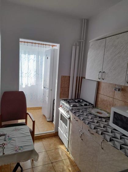 Garsonieră decomandată în Rogerius