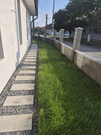 Casă cu 4 camere în Sânleani
