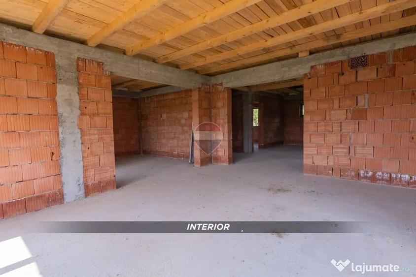 Casă cu 3 camere cu Teren 500 Mp în Central