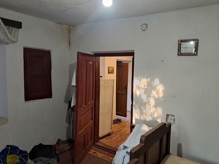 Casă individuală cu 3 camere cu Teren 800 Mp în Hunia