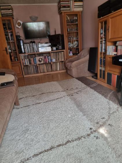 Apartament cu 4 camere decomandat, mobilat în Nicolina