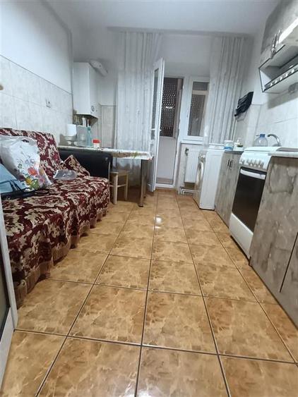 Apartament cu 2 camere decomandat în Apollo