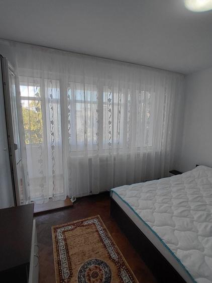 Apartament cu 2 camere semidecomandat în Sârbi