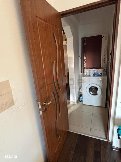 Apartament cu 3 camere decomandat, mobilat în Nicolina
