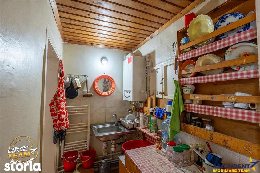 Casă cu 4 camere cu Canalizare în Central