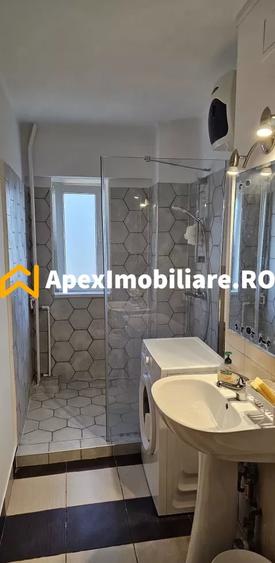 Garsonieră decomandată, mobilată în Unirii