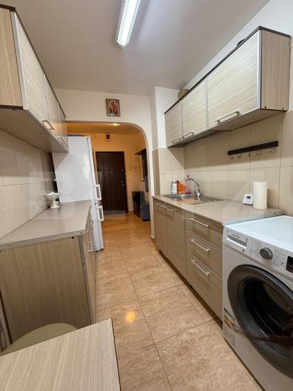 Apartament cu 2 camere semidecomandat, mobilat în Micro 6