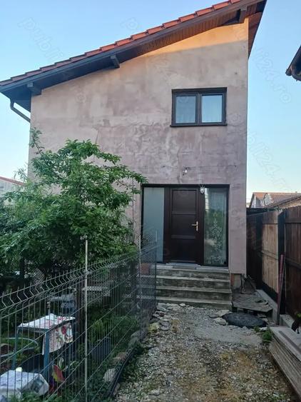 Casă cu 3 camere în Central