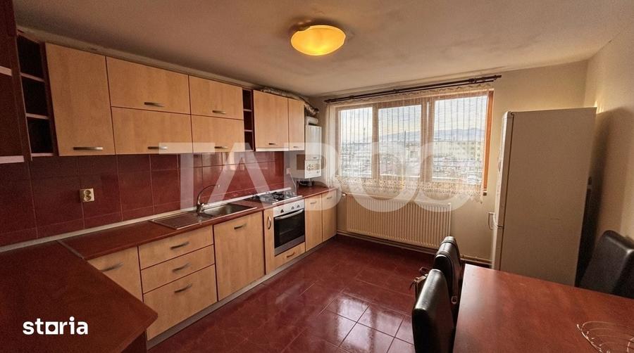 Apartament cu 4 camere decomandat în Turnișor