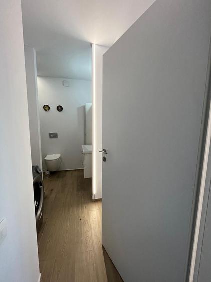 Apartament cu 3 camere semidecomandat, mobilat în P-ta Presei Libere